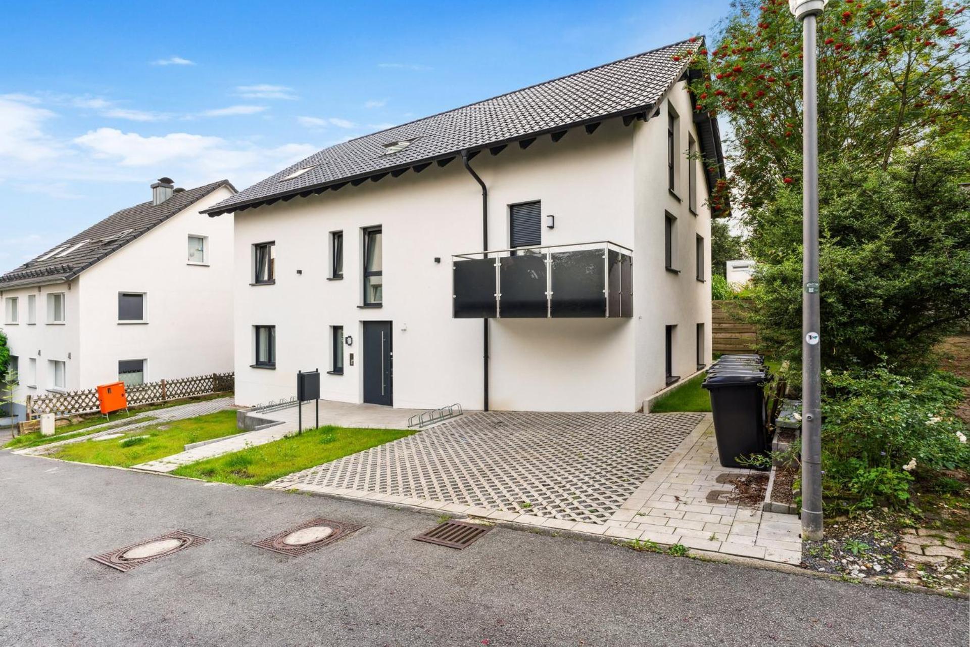 Deluxe Apartment In Bielefeld City Mit Parkplatz Und Balkon Extérieur photo